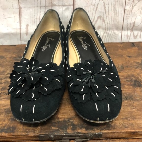 Ramon Tenza Suede Stitched Ballet Style Flats - Picture 4 of 7